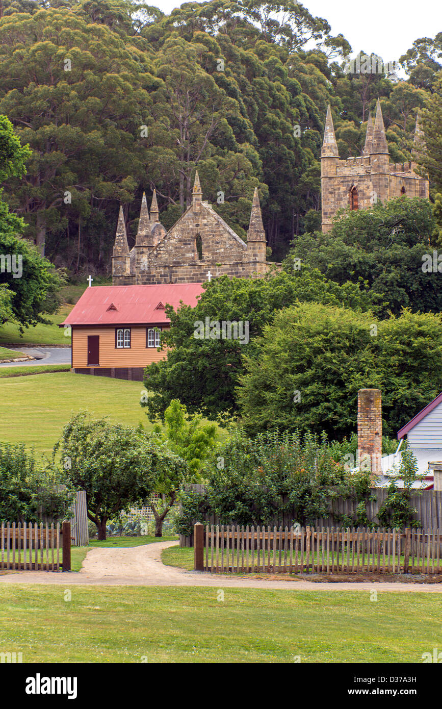 Gebäude, Ruinen in Port Arthur, Tasmanien, das einst ein Moreton Bay in Australien überführen Anfänge. Vertikal Stockfoto Gebäude, Ruinen in Port Arthur, Tasmanien, das einst ein Moreton Bay in Australien überführen Anfänge. Vertikal Stockfoto