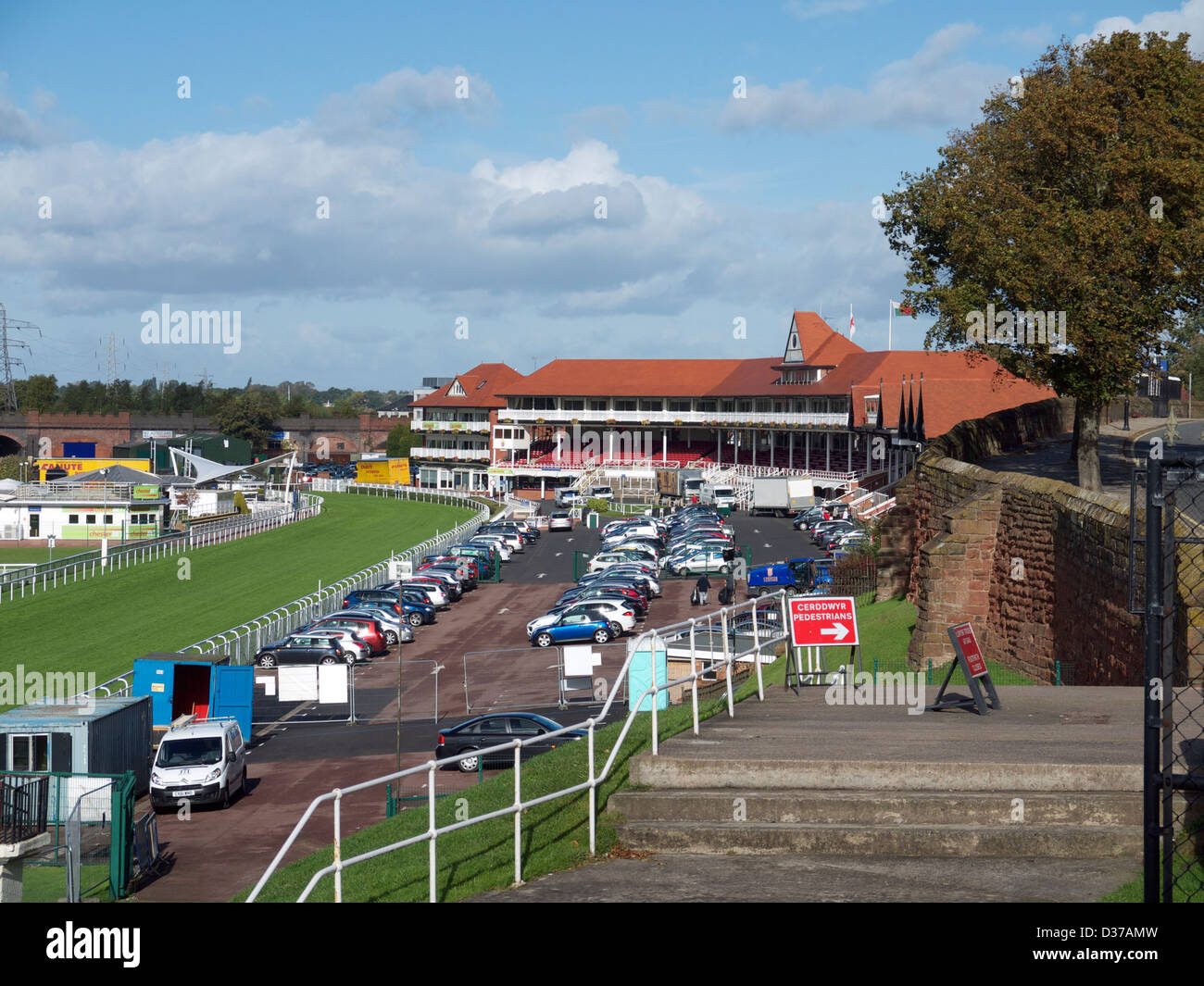 Chester Racecourse, bekannt als die Roodee ist entsprechend amtlichen Aufzeichnungen die ältesten Pferderennbahn in England noch gebräuchlich. Stockfoto