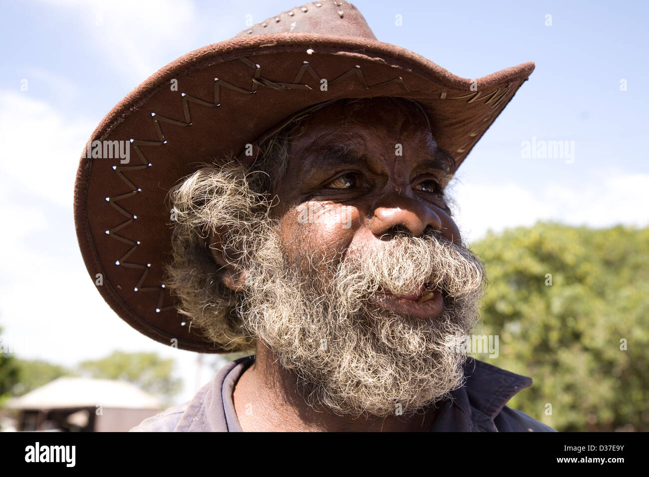 Dieser Aborigine-Gent verbrachte den Großteil seines Lebens als Stockman auf einer abgelegenen Ost Kimberely Rinderfarm, Wyndham, Western Australia Stockfoto