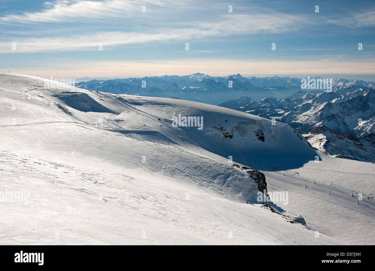 Matterhorn-Gletscher hat eine maximale Breite von ca. 2,5 km und erreicht eine minimale Höhe von 2.800 meter Stockfoto