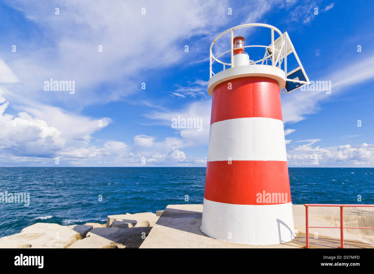 Warnlampe an der Mole im Hafen von Sagres Algarve Portugal EU Europa Stockfoto