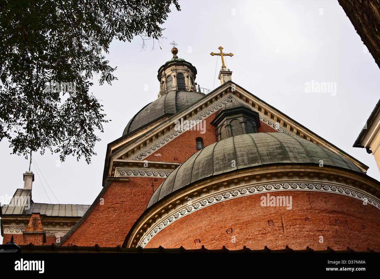 Die Kuppel der Kirche der Heiligen Peter und Paul aus dem Werk Stockfoto