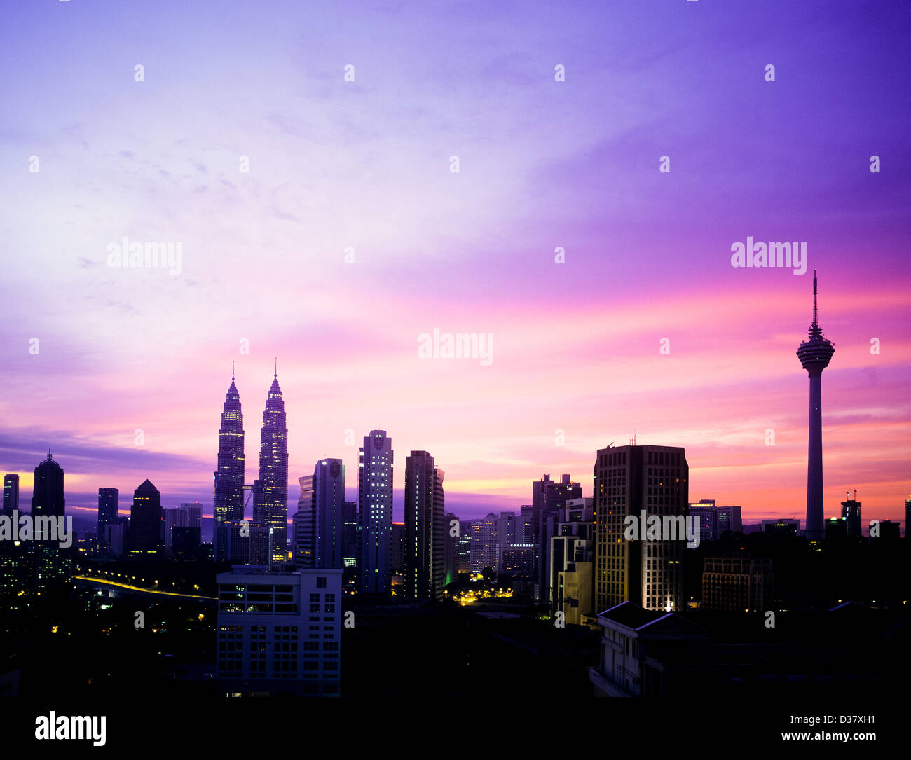 Malaysia, Kuala Lumpur, Abend Skyline Blick auf modernen Kuala Lumpur Stockfoto