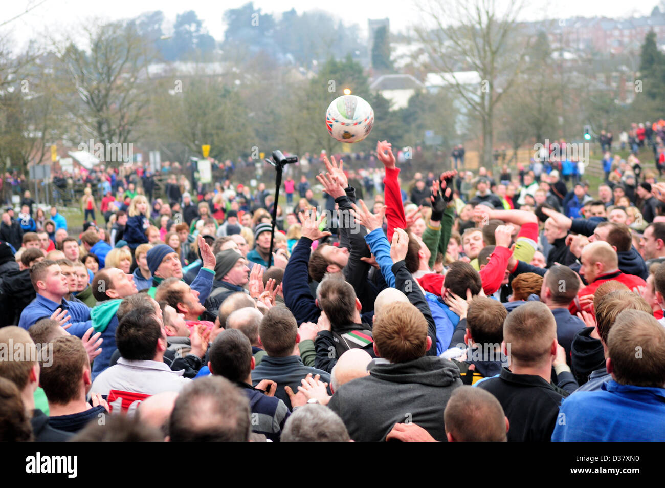 Ashbourne traditionelle Fastnacht 2Day Fußballspiel. Stockfoto