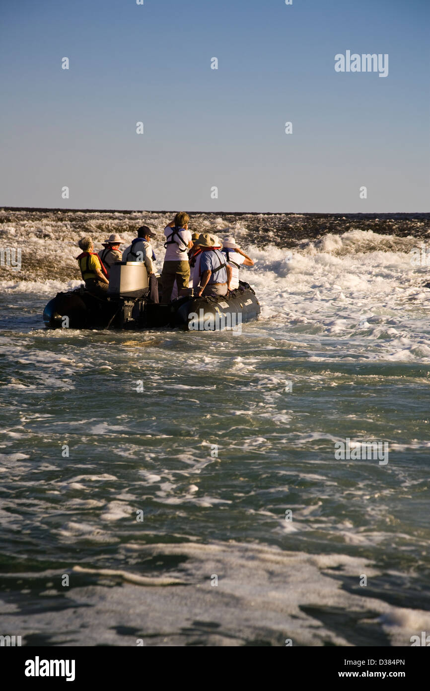 Zodiacs Sonde Montgomery Riff, der weltweit größten inshore Riff System, Collier Bay, Kimberley Region, Western Australia. Stockfoto