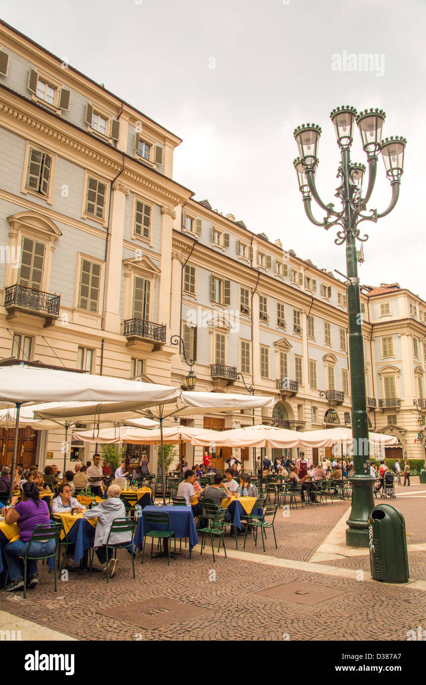 Straßencafé im Zentrum wenn Turin in Italien Stockfoto