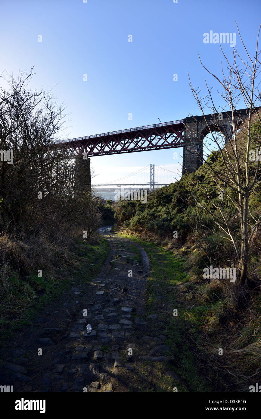 Forth Rail Bridge aus North Queensferry Schottland Stockfoto