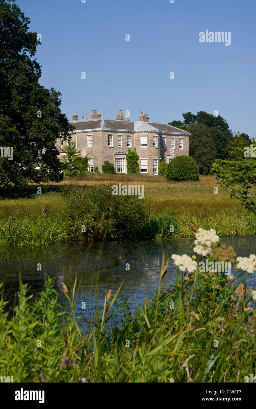 Hoveton Halle Haus, von Hoveton Hall Gardens, Wroxham, Norfolk Stockfoto
