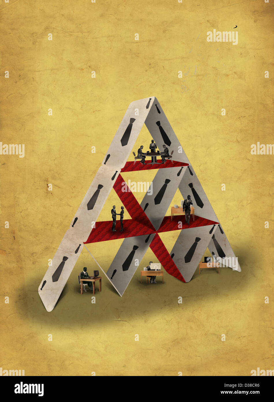 Anschauliches Bild eine Pyramide aus Karten mit Teamarbeit Stockfoto