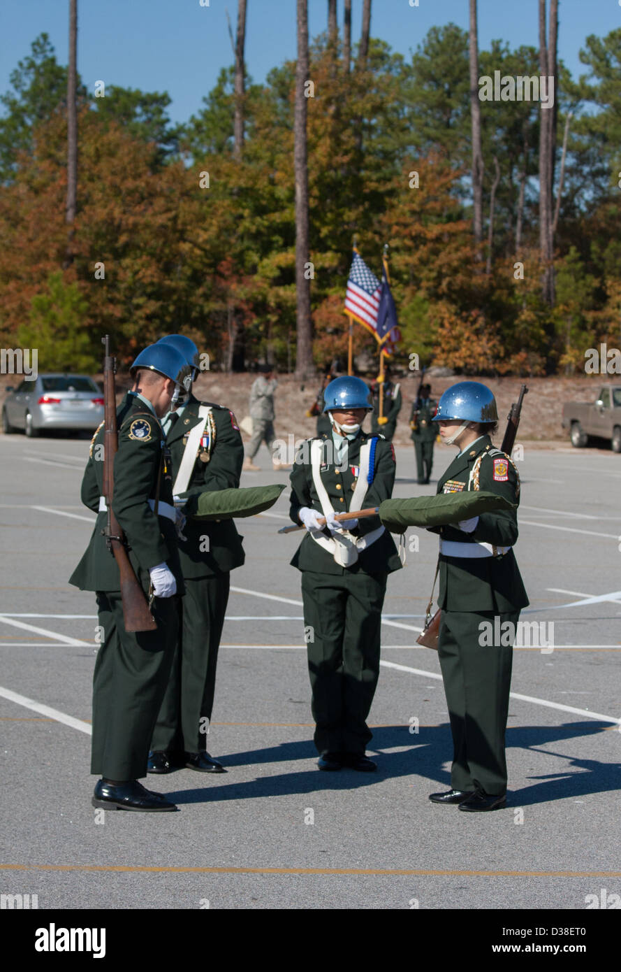 Rotc uniformen -Fotos und -Bildmaterial in hoher Auflösung – Alamy