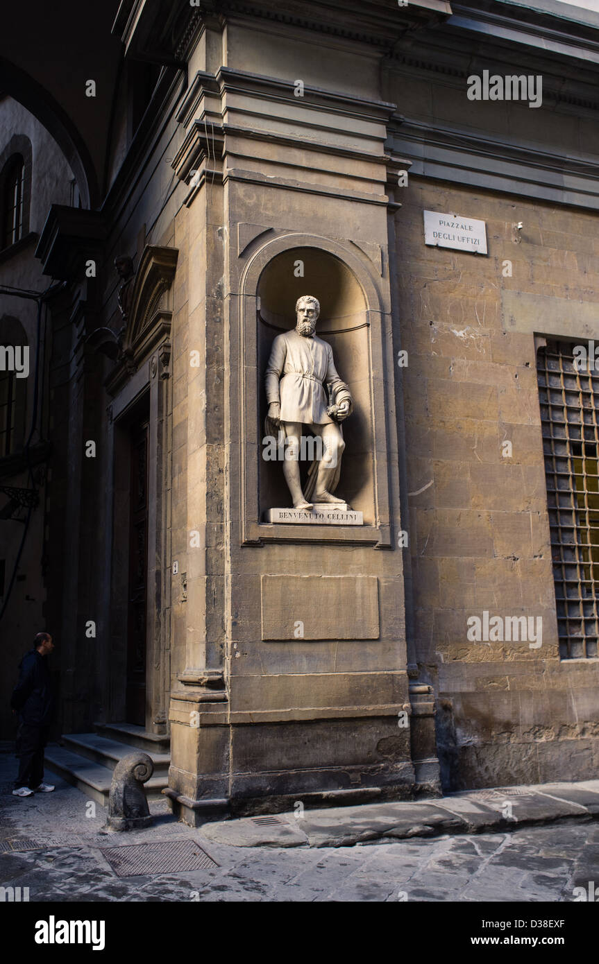 Statuen in Piazzale Degli Uffizi-Florenz, Italien Stockfoto