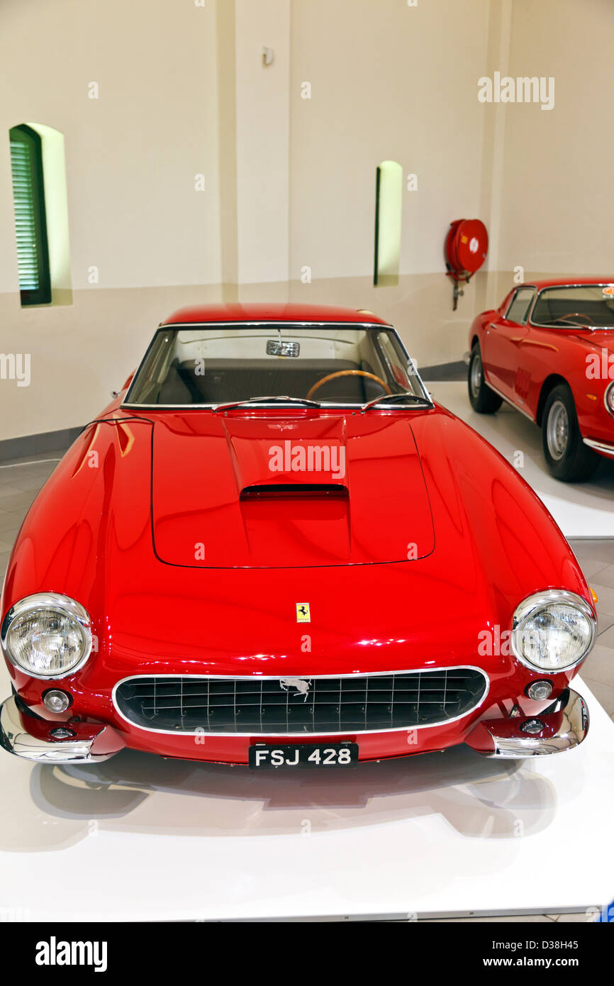 Eine Sammlung von Oldtimer Ferrari Stockfoto