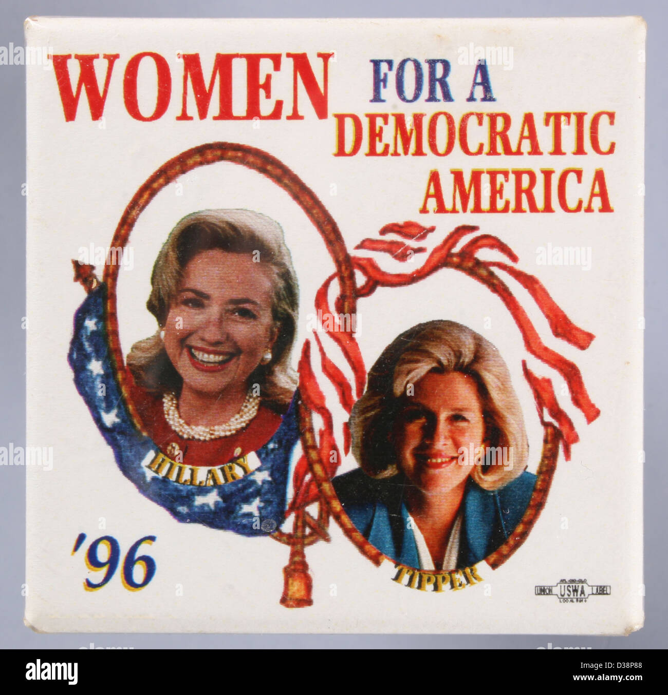 Eine 1996 USA Präsidentenkampagne Schaltfläche Pin zeigt erste Dame Hillary Rodham Clinton und Tipper Gore Stockfoto