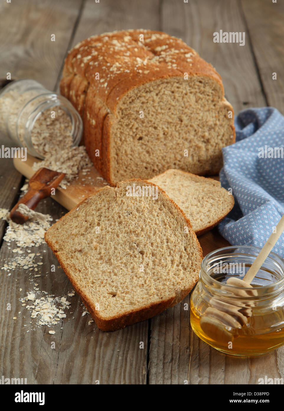 Haferflocken und Honig Brot Stockfoto