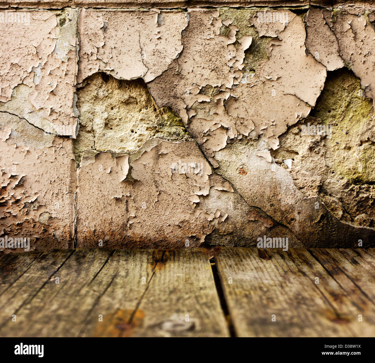 Steinmauer Hintergrund mit Holzboden - eine alte Steinmauer macht einen hervorragenden Hintergrund Stockfoto