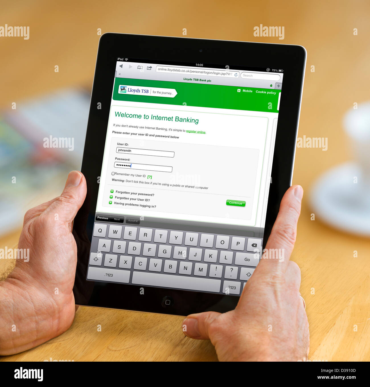 Lloyds TSB online-Banking auf eine 4. Generation Apple iPad Tablet-Computer, UK Stockfoto