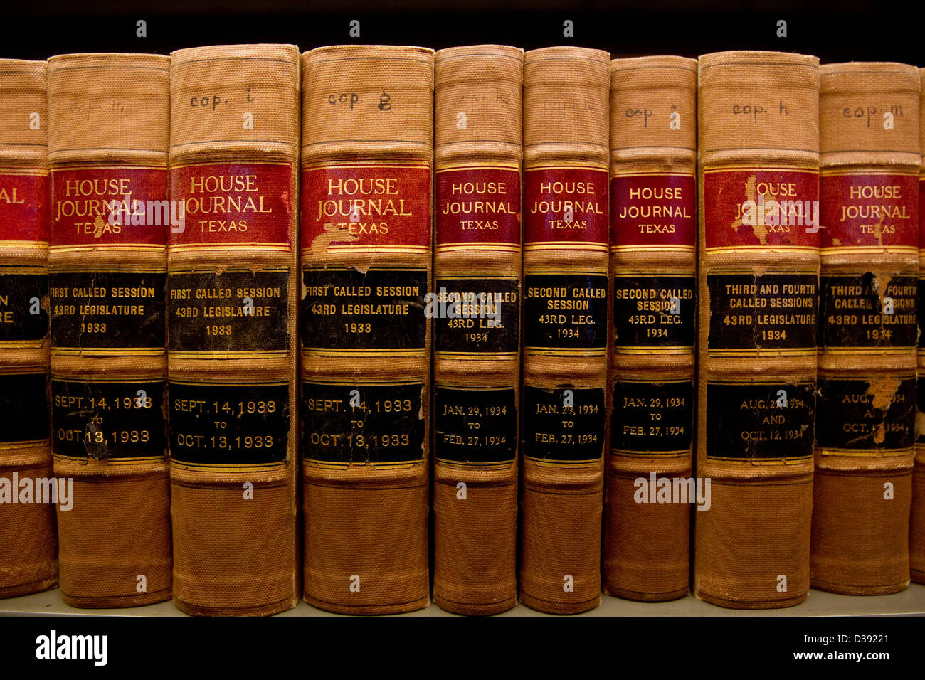 Reihen von Hardcover-Büchern in den Regalen der Legislative Reference Library of Texas innen in Austin Texas Kapitol Stockfoto