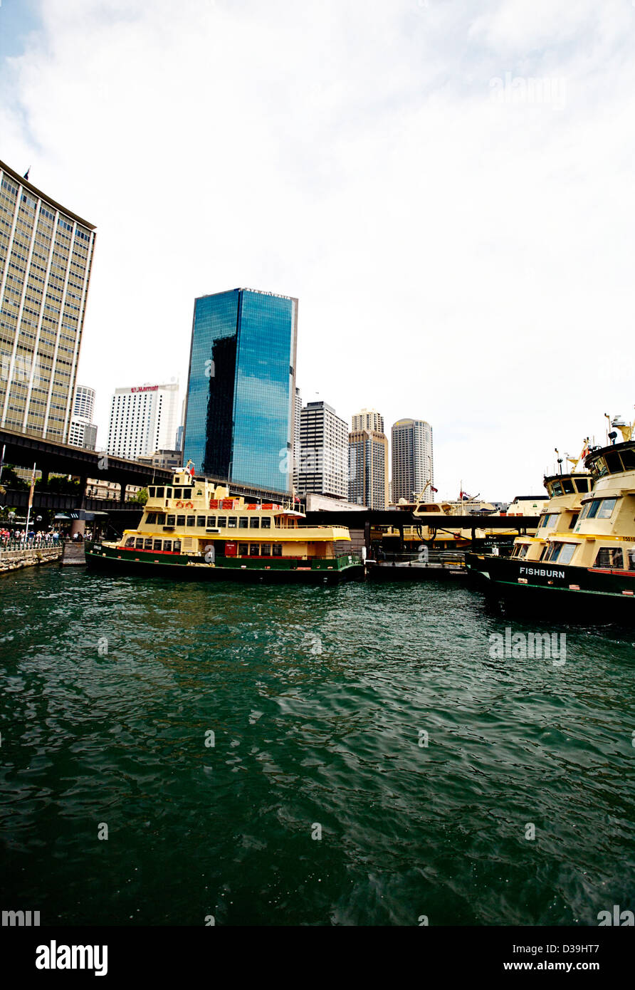 Zwei Sydney Fähren am Circular Quay, Sydney Australien Stockfoto