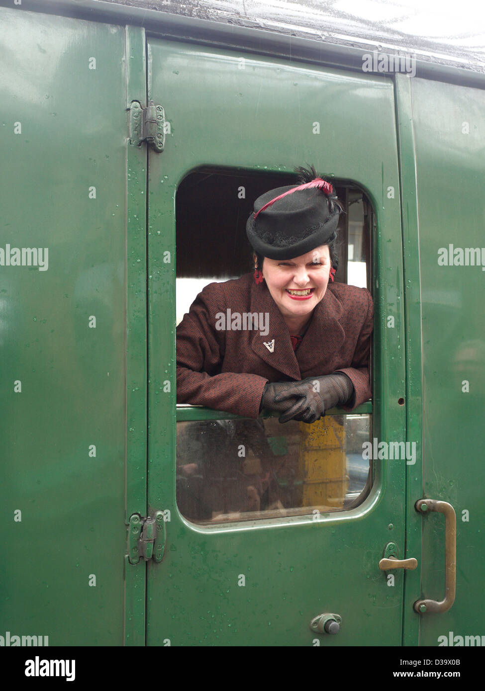 1940er Jahren Reenactor porträtiert ein Zivilist der Ära am Great Central Railway Krieg Wochenende Stockfoto