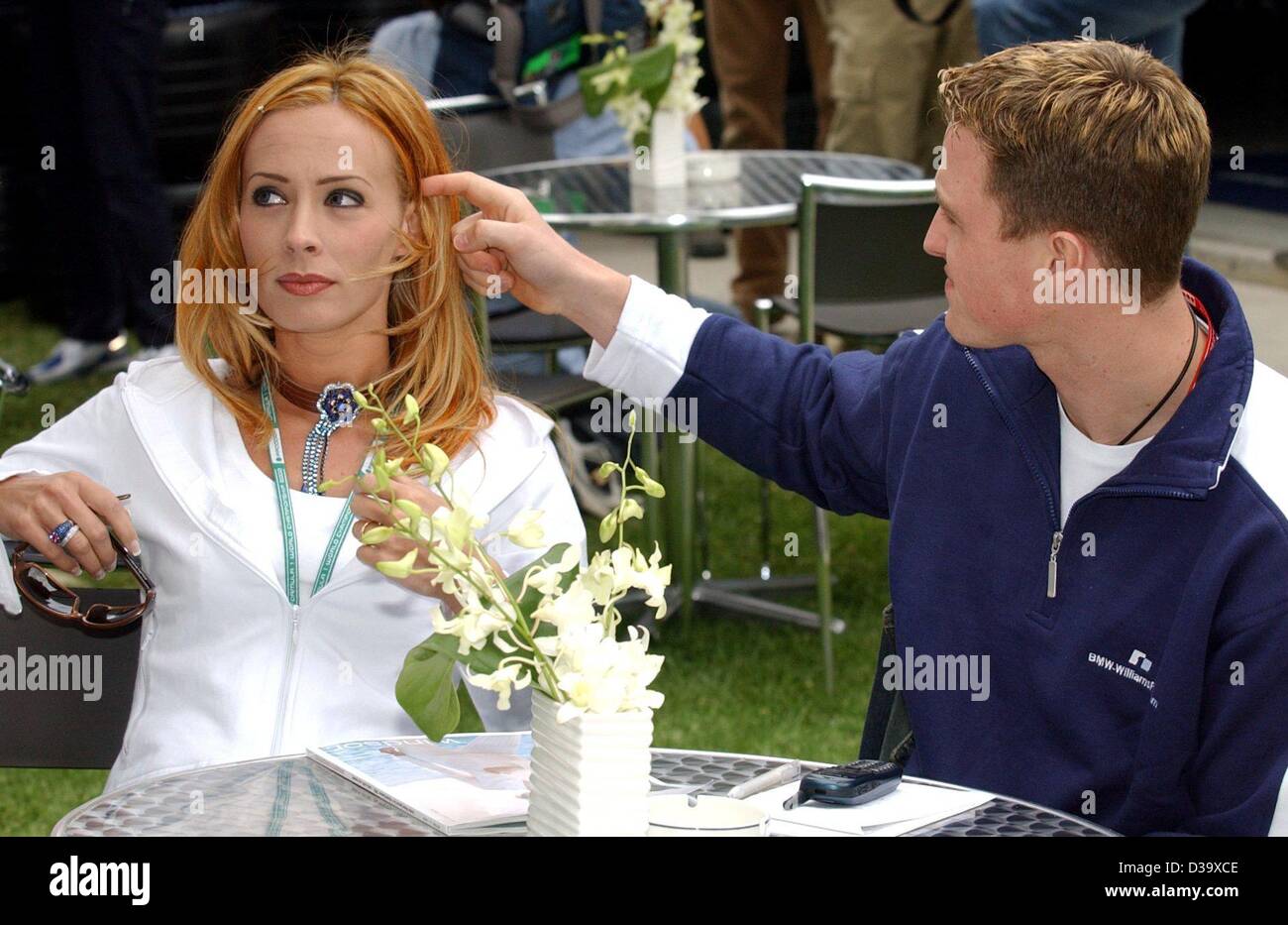 Williams-Fahrer Ralf Schumacher von Deutschland und seine Frau Cora