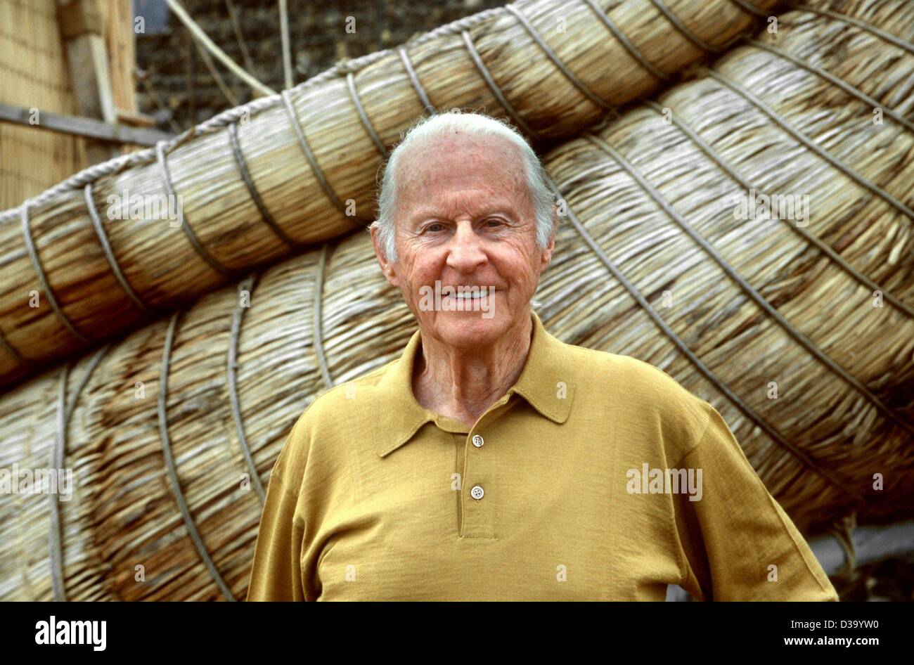 (Dpa) - der norwegischen Forscher, Ethnologe und Archäologe Thor Heyerdahl starb im Alter von 87 in seinem Haus in der Nähe von Alassio, Italien (im Bild auf Teneriffa, April 1998). Er hatte lange litt an Krebs erstreckt sich schließlich auf sein Gehirn. Heyerdahl wurde weltweit bekannt als der "Kon-Tiki" Mann, wenn er mit Skipper die Stockfoto (Dpa) - der norwegischen Forscher, Ethnologe und Archäologe Thor Heyerdahl starb im Alter von 87 in seinem Haus in der Nähe von Alassio, Italien (im Bild auf Teneriffa, April 1998). Er hatte lange litt an Krebs erstreckt sich schließlich auf sein Gehirn. Heyerdahl wurde weltweit bekannt als der "Kon-Tiki" Mann, wenn er mit Skipper die Stockfoto