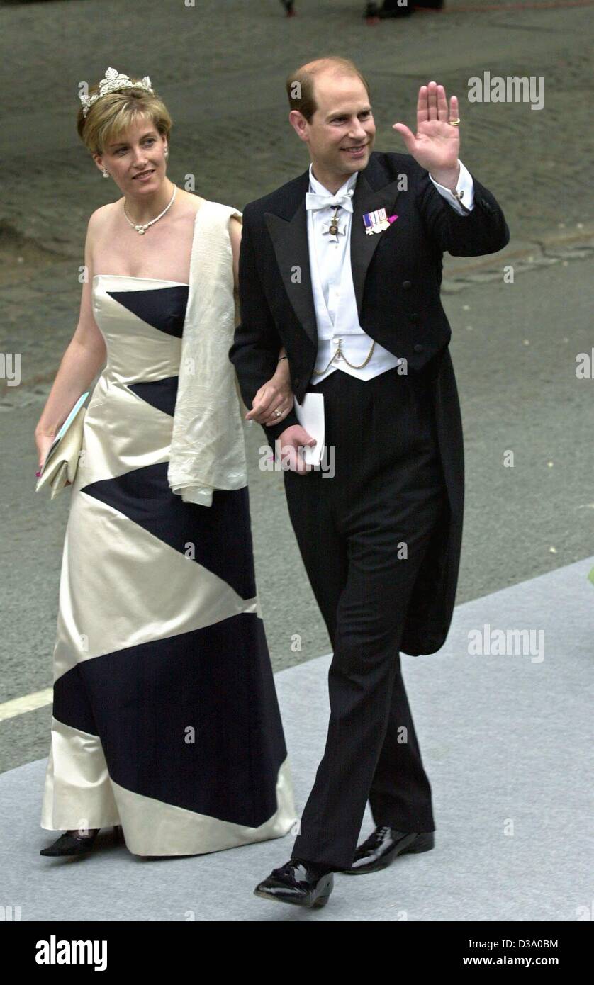 (Dpa) - Sophie und Prinz Edward von Wessex kommen für die Trauung in der Nidaros Kathedrale, "Nidarosdomen" in Trondheim, Norwegen, 24. Mai 2002. Prinzessin Maertha Louise von Norwegen heiratete ihren Verlobten, umstrittene Autor Ari Behn, mit 1800 Gästen besucht. Stockfoto