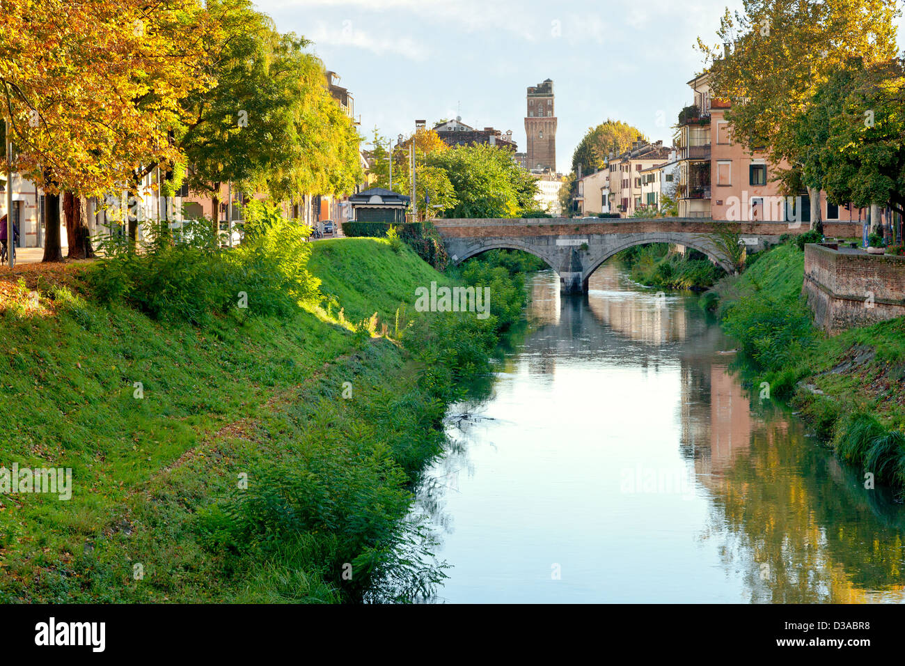 Blick auf Brücke Fluss Brenta in der Stadt Padua, Italien Stockfoto