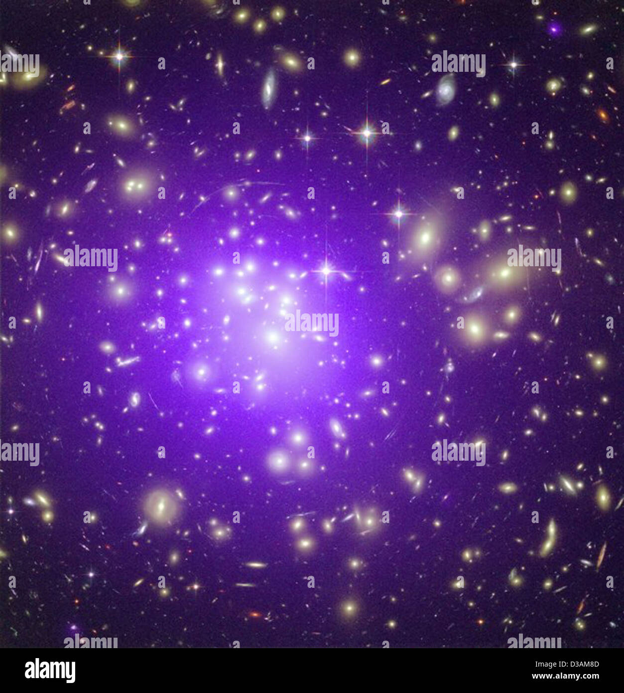Galaxienhaufen hinterlässt seine Spuren (NASA, Chandra, 11. September 2008) Stockfoto