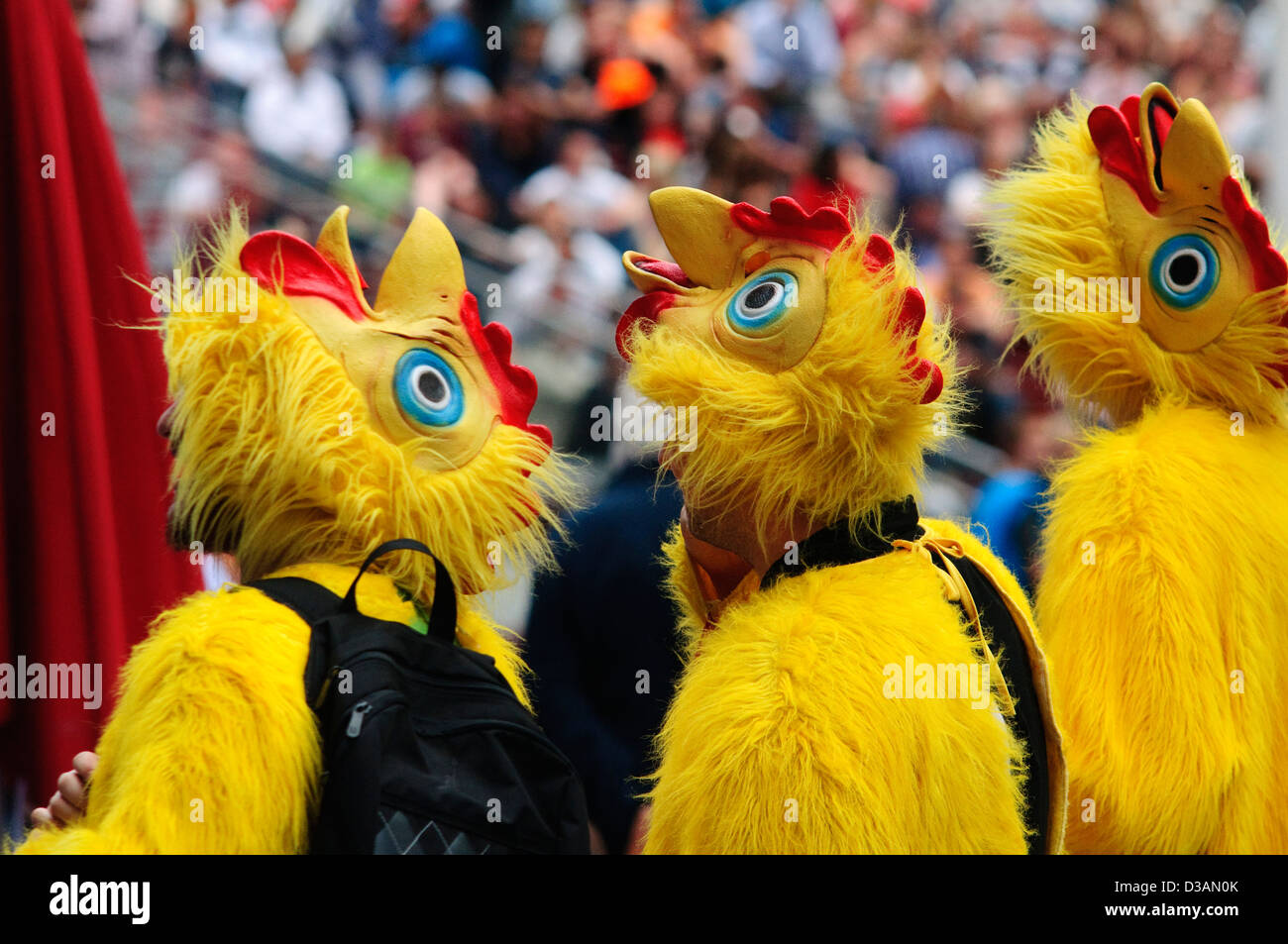 USA, New York City, Manhattan, Times Square, Leute, gekleidet wie ein Huhn Stockfoto