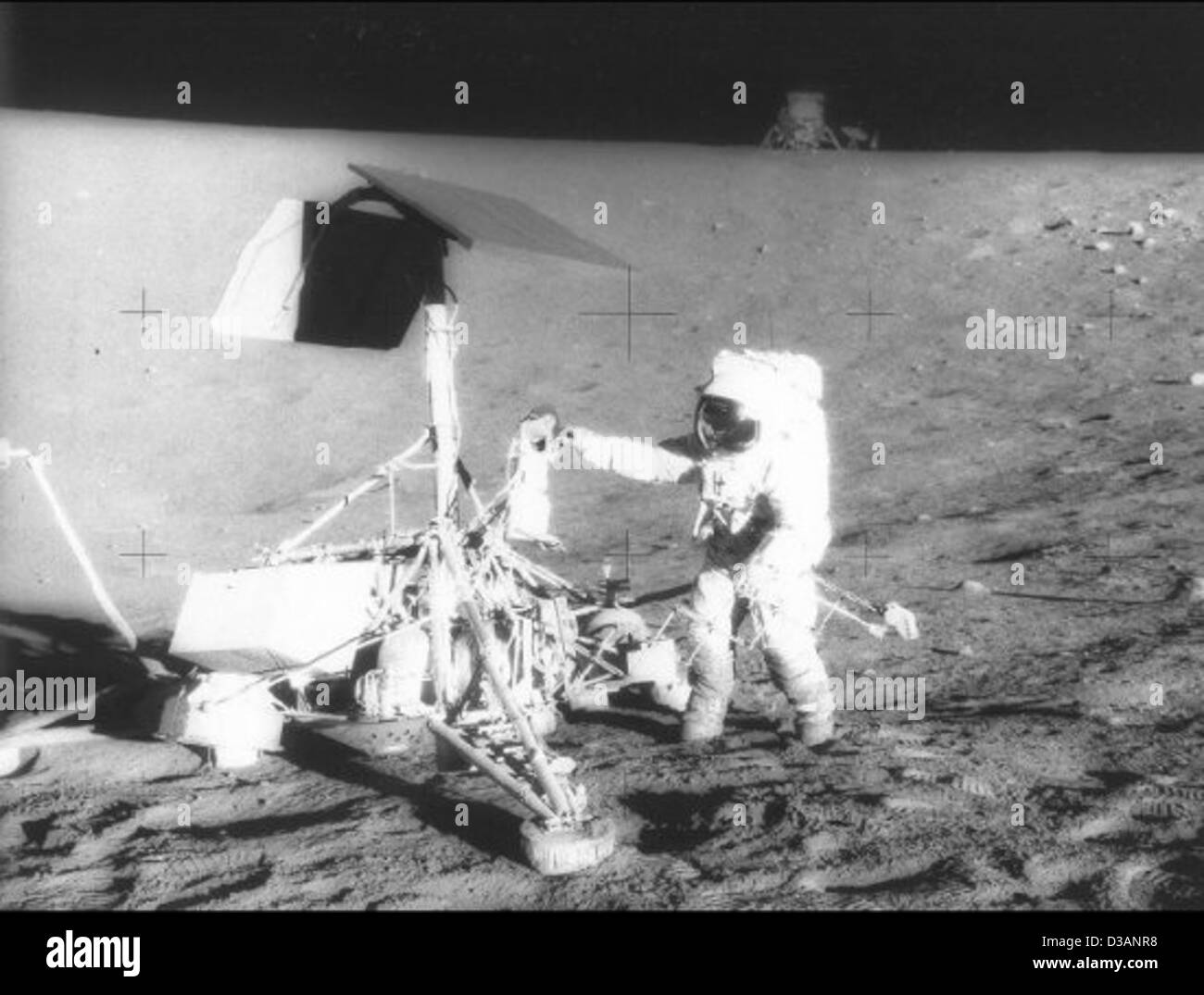 Apollo 12 war die sechste bemannte Mission des Apollo-Programms der NASA und die zweite Mission, die auf dem Mond landete. Die Besatzung führte wissenschaftliche Experimente durch und sammelte Mondproben. Sie wurde an Bord einer Saturn-V-Rakete gestartet. Stockfoto