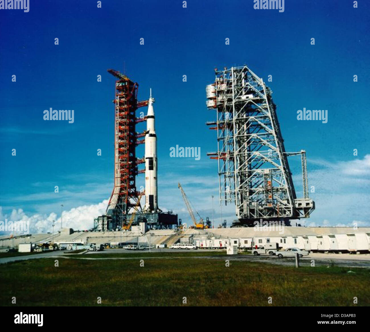 Der Startplatz der Apollo 11-Mission wurde in Vorbereitung auf die historische Mondlandungsmission fotografiert. Dieses Bild zeigt den Startaufbau für die Mission, bei der Astronauten zum ersten Mal erfolgreich auf dem Mond landeten. Stockfoto
