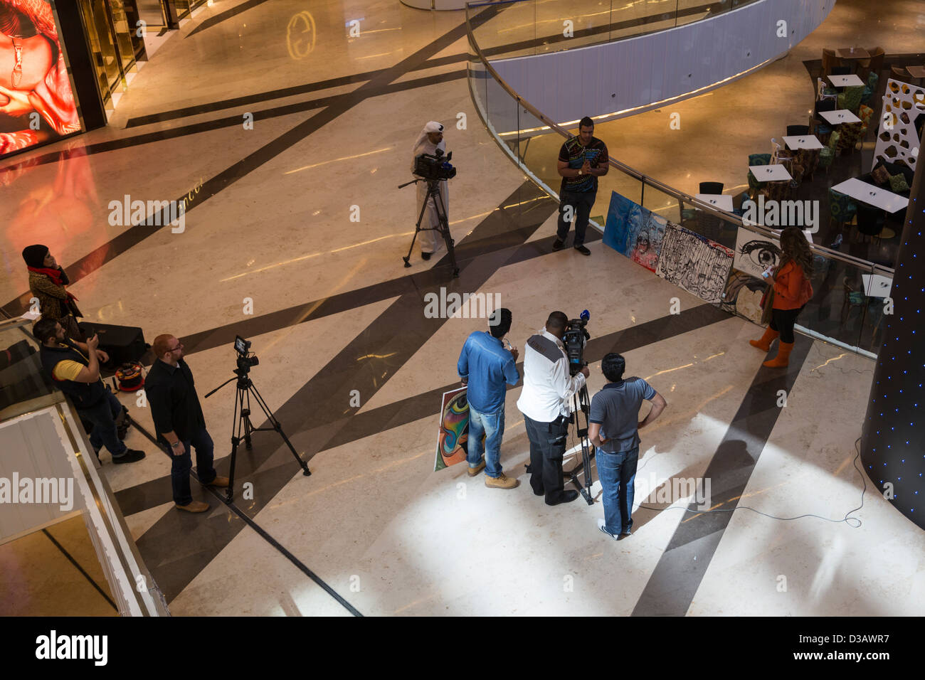 Künstler und video-Interview, Al Hamra Mall, Al Hamra Tower, Kuwait-Stadt, Kuwait Stockfoto