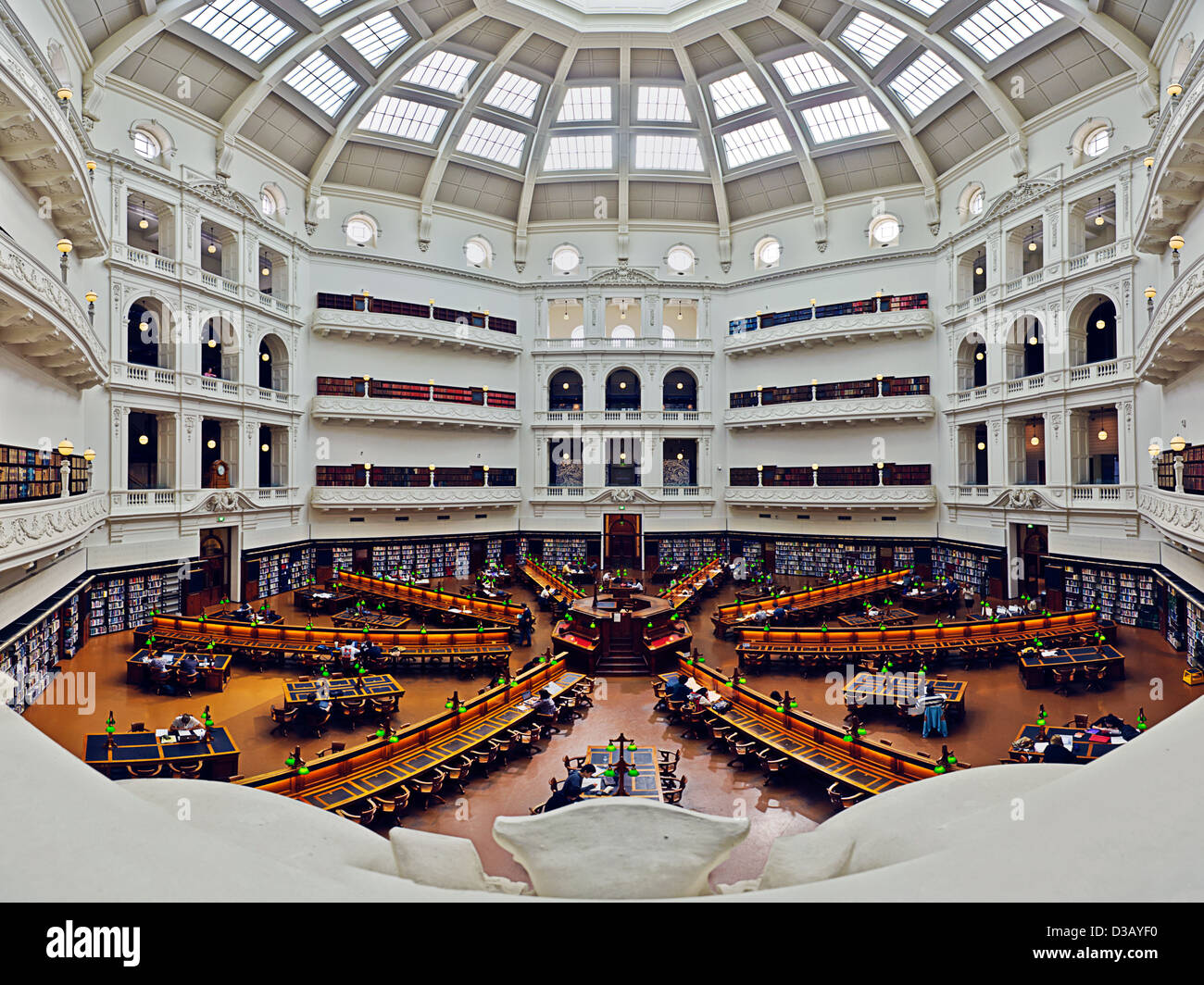 Die herrliche La Trobe Reading Room in der State Library of Victoria, Melbourne Australien. Sechs Bild-Serie einschließlich 2 Panos. Stockfoto