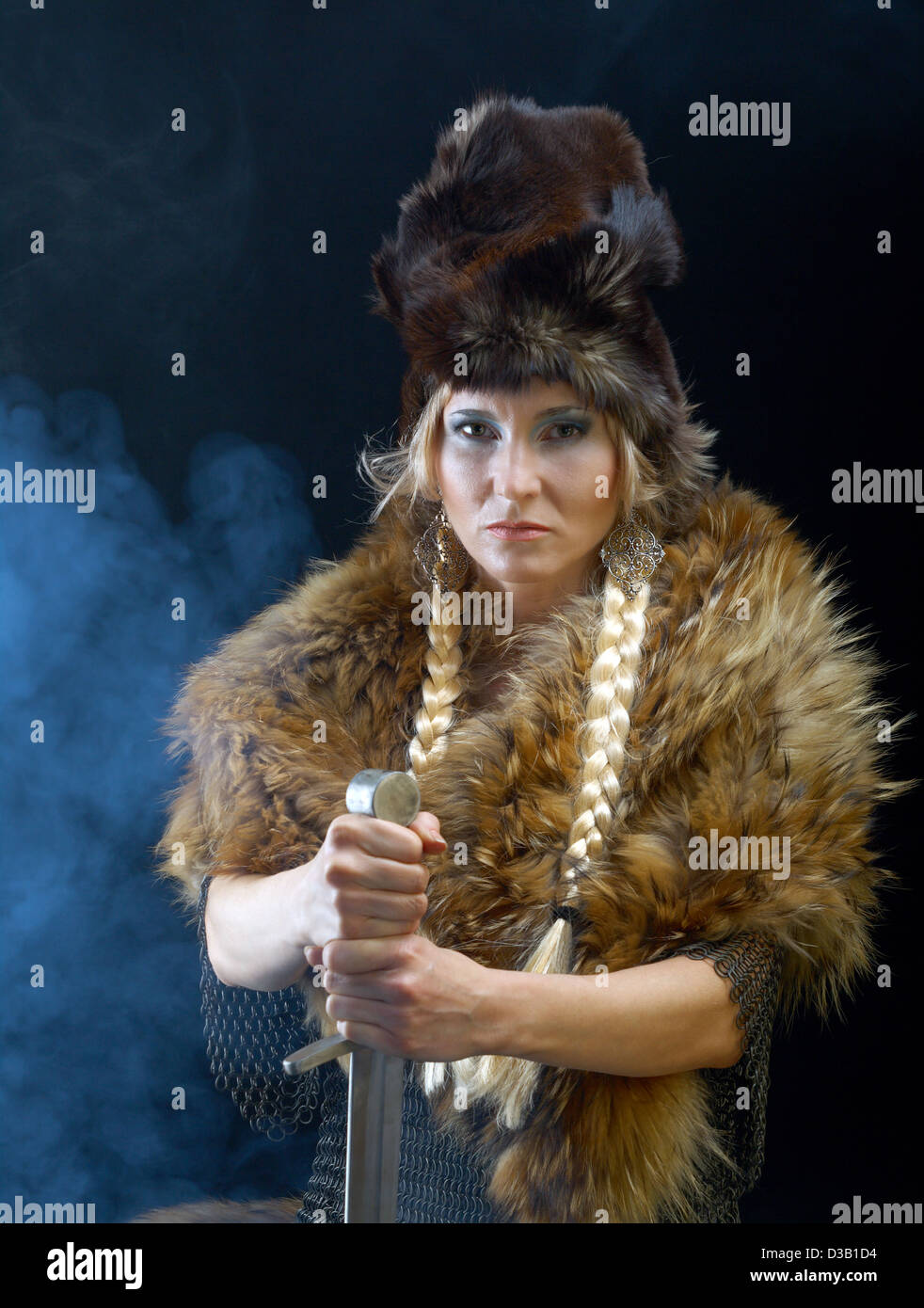 Valkyrie.Viking Mädchen mit Schwert Stockfoto