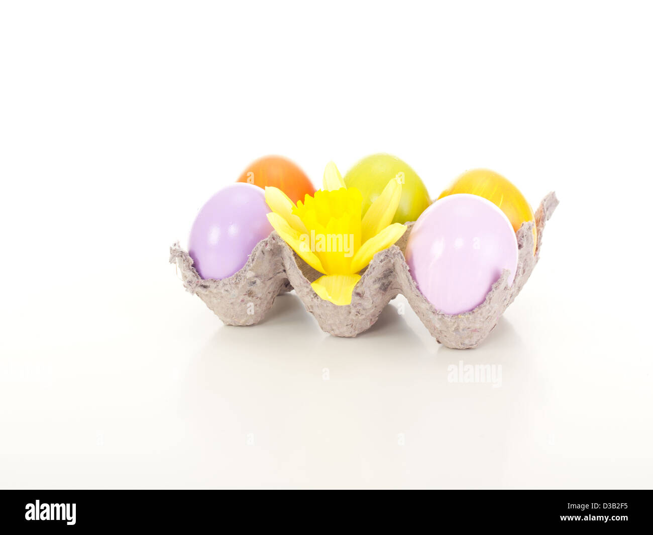 Ostereier in einem Eierkarton Stockfoto