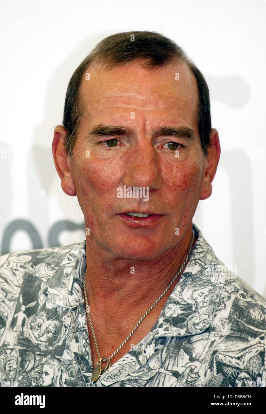 (Dpa) - britische Schauspieler Pete Postlethwaite im Bild bei den 59. Filmfestspielen in Venedig, 30. August 2002. Seinen neuen Film "zwischen fremden" wurde außer Konkurrenz gezeigt. Stockfoto