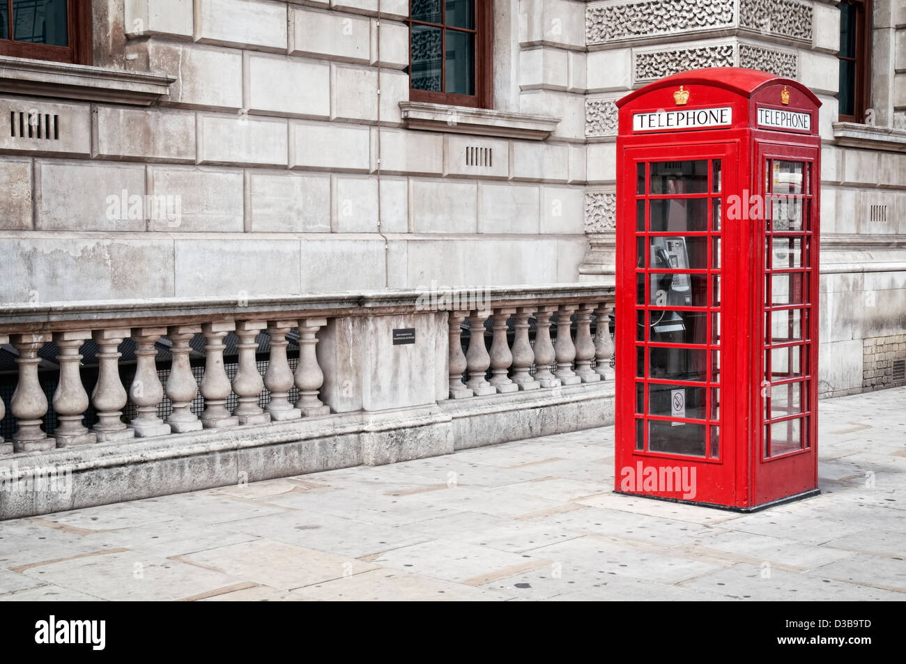 Rote Telefonzelle in London Stockfoto