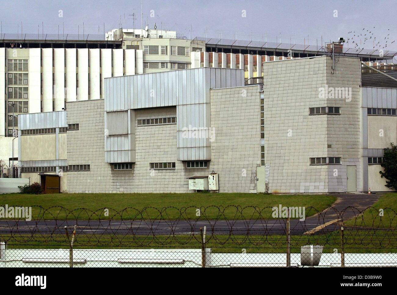 (Dpa) - Blick auf das Hochsicherheits-Gefängnis Stuttgart-Stammheim, in dem die RAF-Terroristen Andreas Baader, Gudrun Ensslin und Jan-Carl Raspe vor 25 Jahren (Bild von 13. Oktober 2002 Selbstmord). Stockfoto