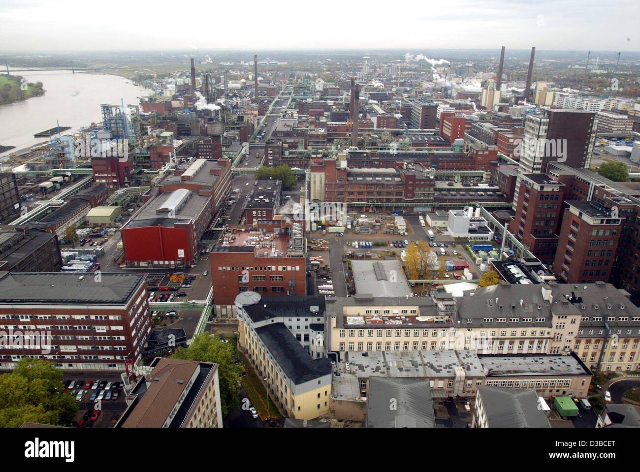(Dpa) ein Blick über die FabrikAnlage des deutschen Chemiekonzerns