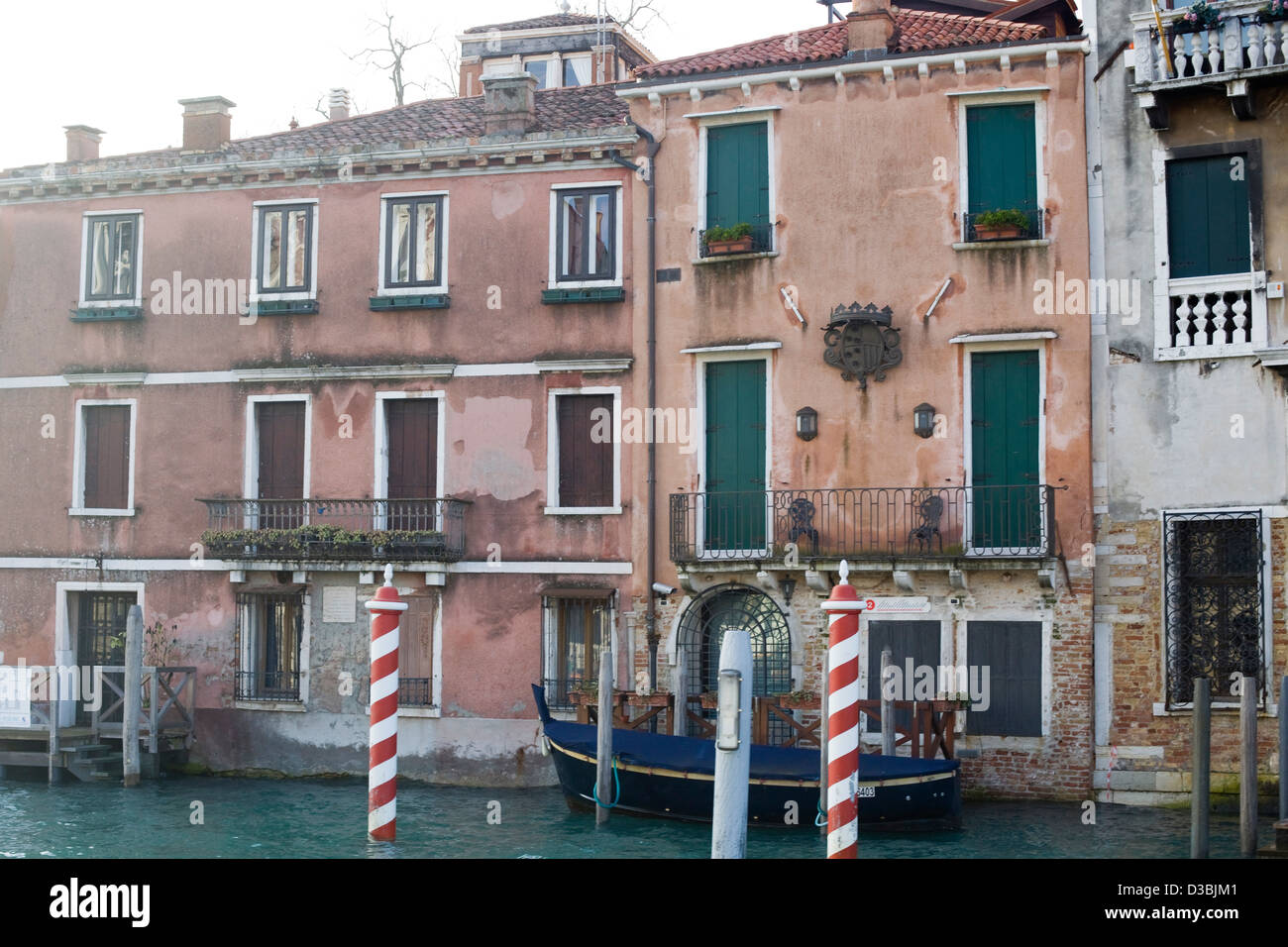 Blick entlang des Canal Grande des Sinkens Stadt Venedig Italien Stockfoto