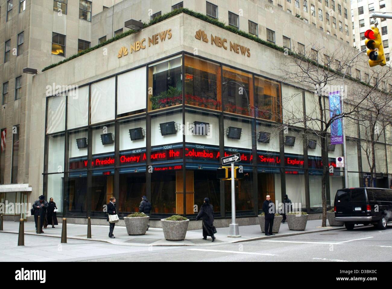 (Dpa) - Bild von den NBC-Studios-Gebäude in New York, 15 Februar 2003. NBC Studios sind die Heimat einiger der beliebtesten TV-Shows wie "Saturday Night Live" und "Rosie O'Donnell". NBC Studios und Regieräume bieten modernste technische Ausstattung und erfahrene und talentierte Mannschaft mem Stockfoto
