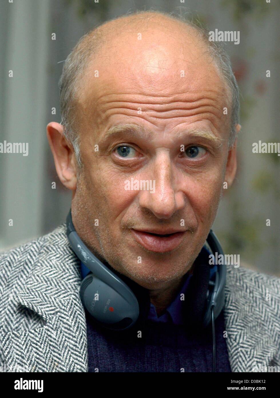 (Dpa) - Luc Bondy, Schweizer Theater- und Filmregisseur, in Weimar, Deutschland, 19. März 2003 abgebildet. Stockfoto