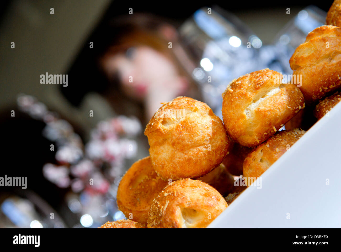 Cheshire Käse und geräuchertem Parmesan Gougere Hors d ' oeuvres Stockfoto