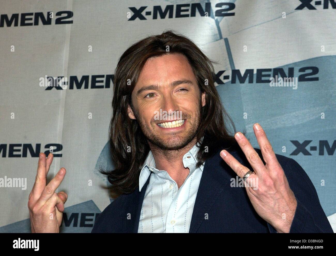 (Dpa) - US-Schauspieler Hugh Jackman Gesichter und Gesten auf eine Förderung des Films X-Men 2, Berlin, 23. April 2003 macht. Jackman spielt die Hauptfigur Wolverine, die Zugehörigkeit zu einer Gruppe von Mutanten mit außergewöhnlichen Fähigkeiten, die X-Men. Der Film startet am 1. Mai 2003 in den deutschen Kinos. Stockfoto