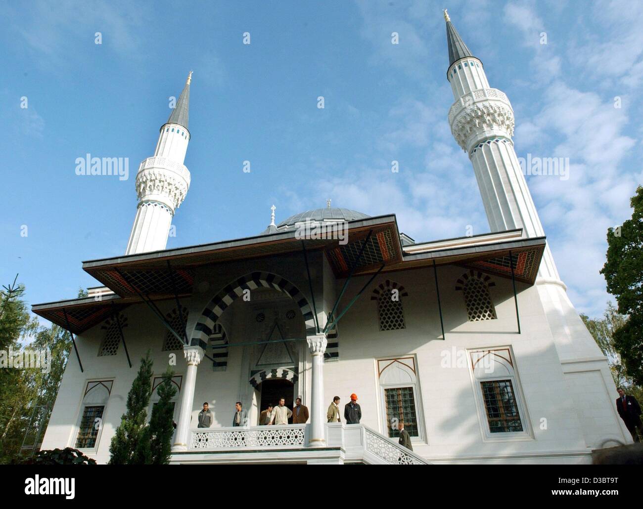 (Dpa) - die Hauptstruktur der neuen Sehitlik Moschee ist abgeschlossen, im Bezirk Neukölln, Berlin, 4. September 2003. Die Moschee soll im Oktober 2003 eröffnet. Stockfoto