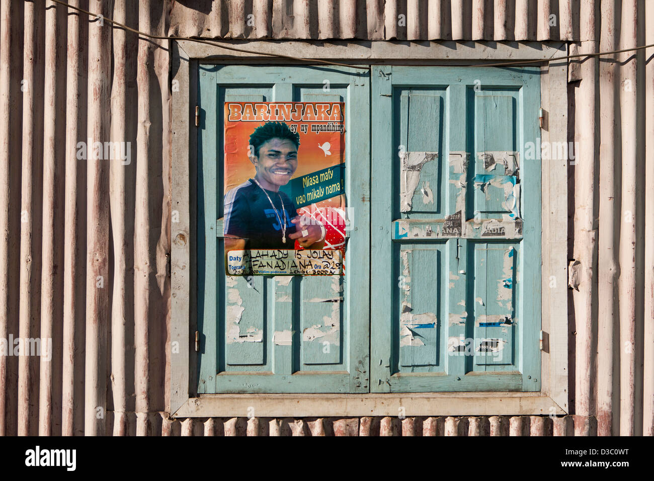 Madagaskar, Ranomafana, Dorf, Plakat zum Konzert von Sängerin Barinjaka Stockfoto