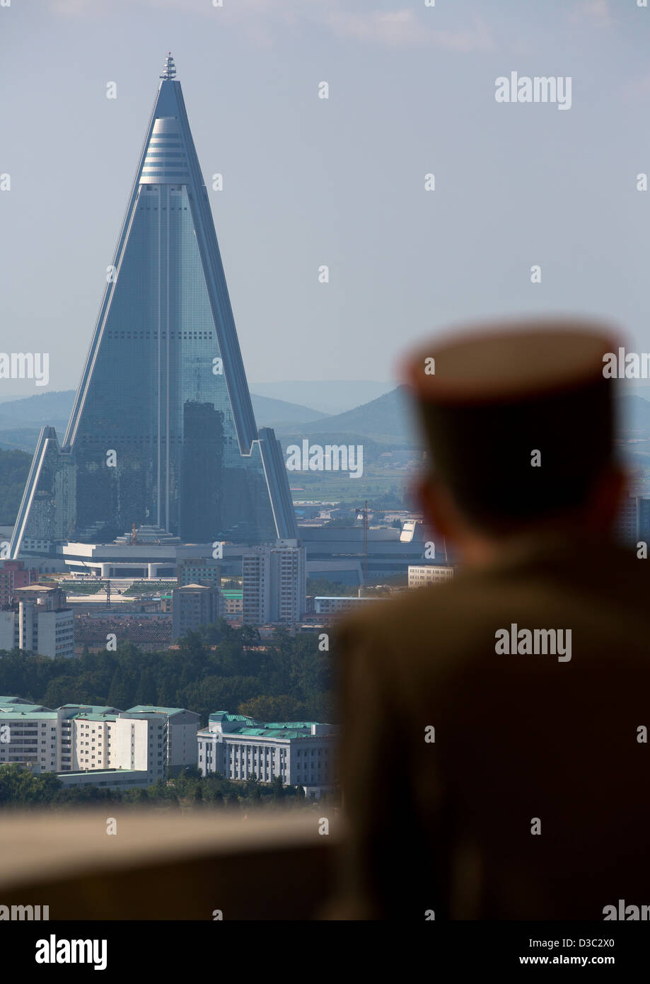 Soldaten Die Gerade Ryugyong Hotel Aus Der Juche Turm