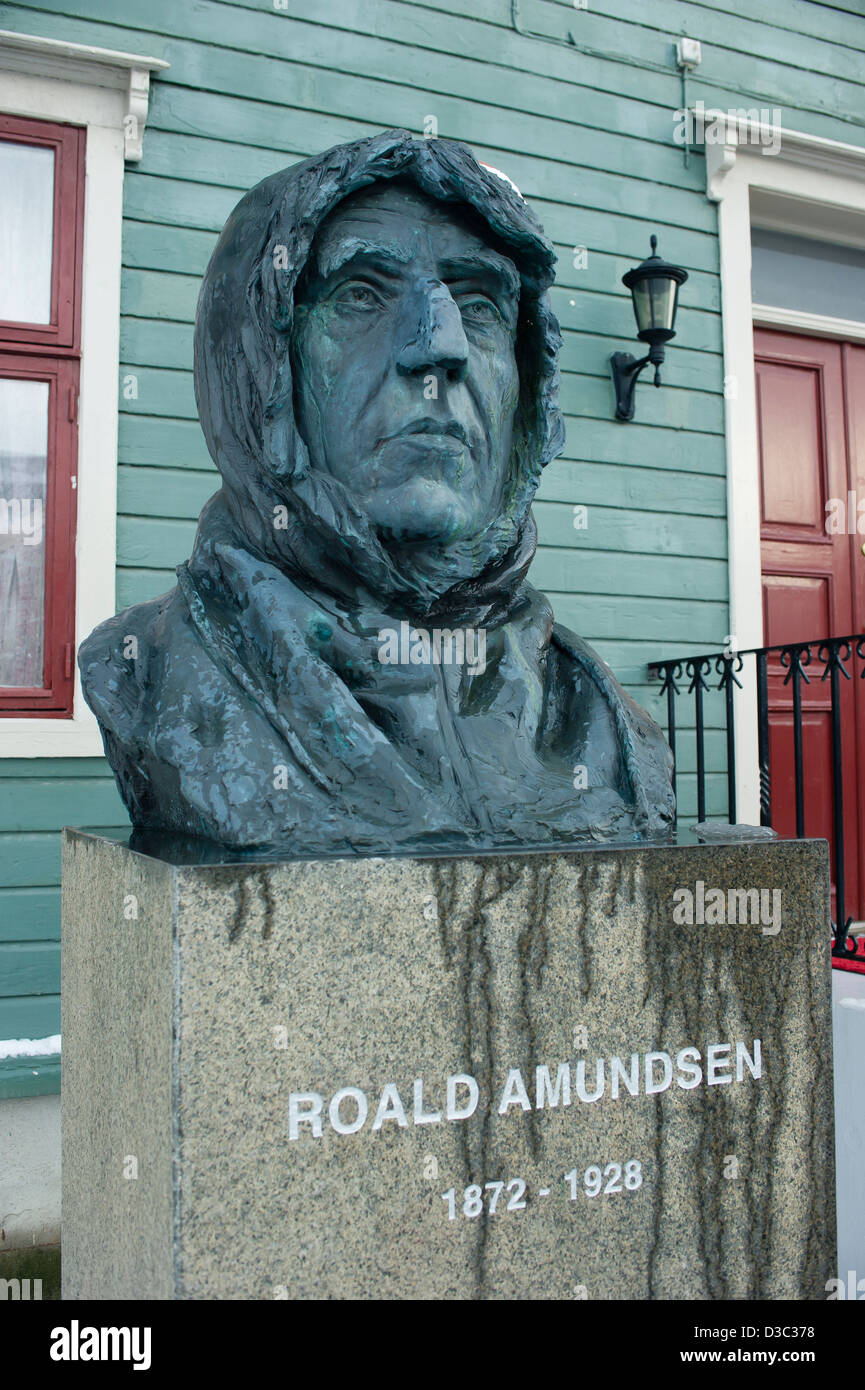 Statue des berüchtigten norwegischen Forscher Roald Amundsen in Tromsø, Norwegen Stockfoto
