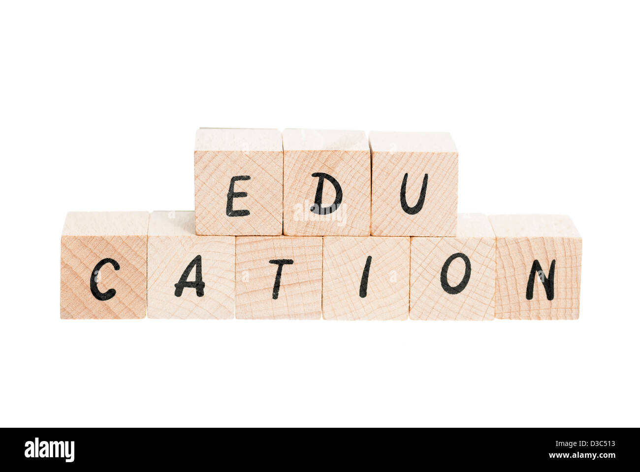 Bildung ausgeschrieben mit Holzklötzen. Weißen Hintergrund. Stockfoto