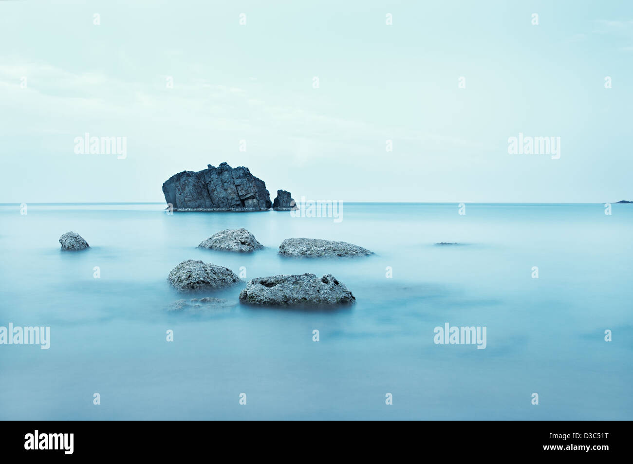 Inseln in Aiguas Blancas Strand. Ibiza, Baleairc Inseln, Spanien Stockfoto